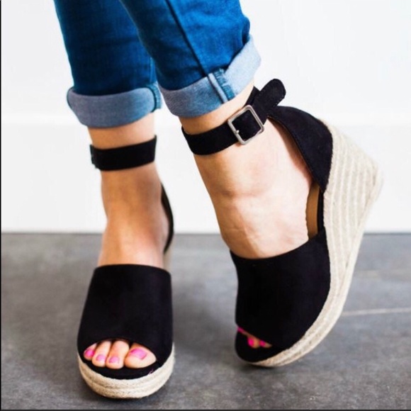 Size 6- Last Pair! Black Espadrille Wedges! 6 - Picture 2 of 6